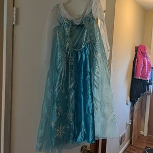 Elsa costume about size 4 to 6